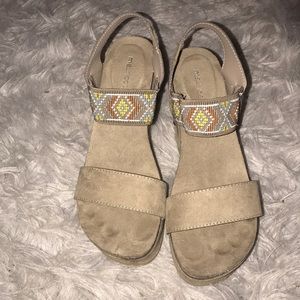 “Aztec” patterned, OTBT inspired wedges!!❤️